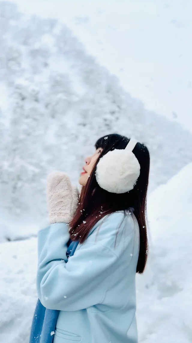 日本雪季快到了 
還在猶豫要不要去滑雪嗎？！
這是一個月後的越後湯澤

東京出發只要一個小時直達！
除了滑雪 還有美景秘境可以拍🥰

需要行程攻略
💬留言「下雪」就給你連結喔～
------------
🔍 #麻糬玩新潟 #麻糬玩東京 #麻糬出國趣 #麻糬玩日本
------------
*
*
#清津峽#清津峡#清津峡トンネル#清津峡渓谷トンネル#越後妻有大地藝術祭#東京景點#越後湯澤#湯澤#新潟#新潟旅行#新潟觀光#東京雪#東京自助#鏡池#越後湯沢#雪地穿搭#雪國穿搭#滑雪裝備#雪衣#滑雪穿搭#滑雪新手#日本滑雪#神樂滑雪場#石打丸山滑雪場#石打丸山スキー場#Niigata